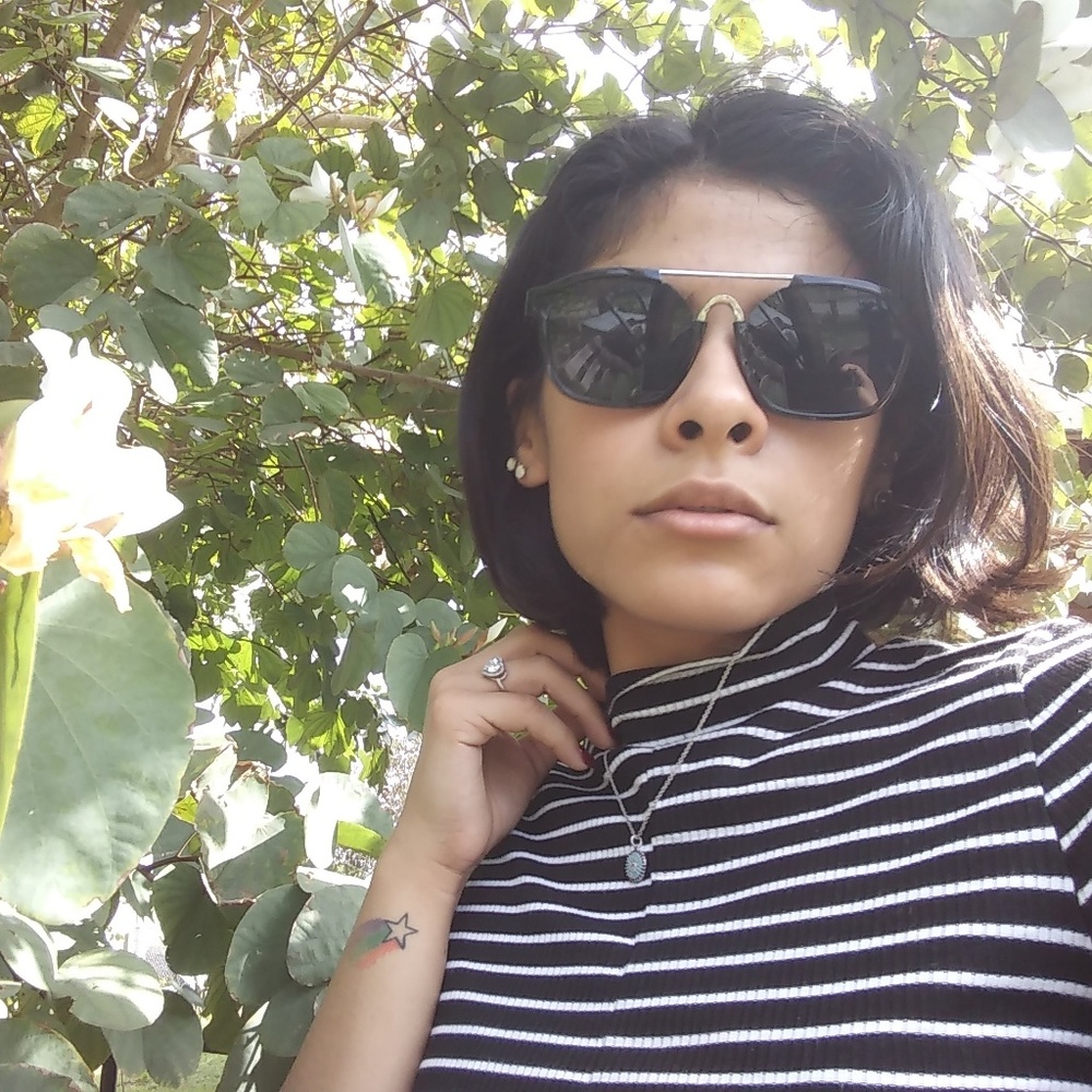 Meet your Posher, Isela